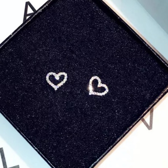 New heart Diamond CZ stud earrings sterling silver - Picture 3 of 7